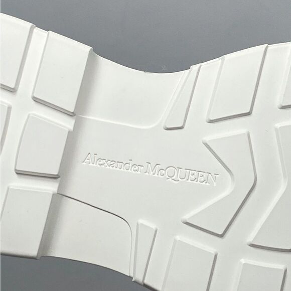 Alexander McQueen Tread Slick Sneakers size 40 - Picture 12 of 12